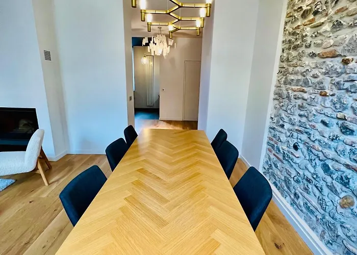 Liv Homes Apvril דירה