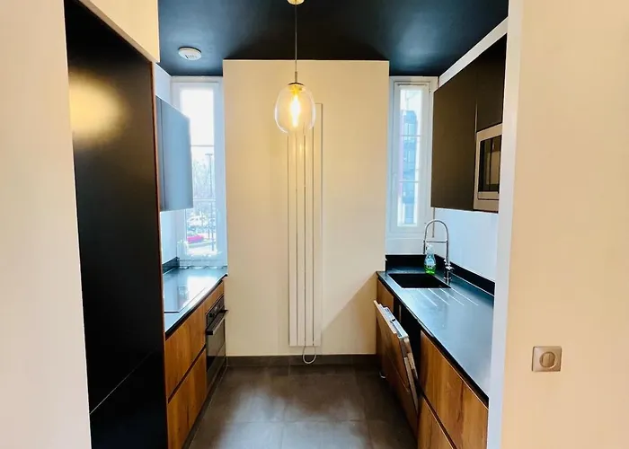 Liv Homes Apvril דירה