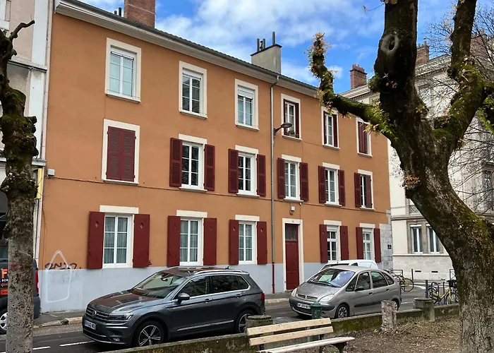 דירה Liv Homes Apvril גרנובל